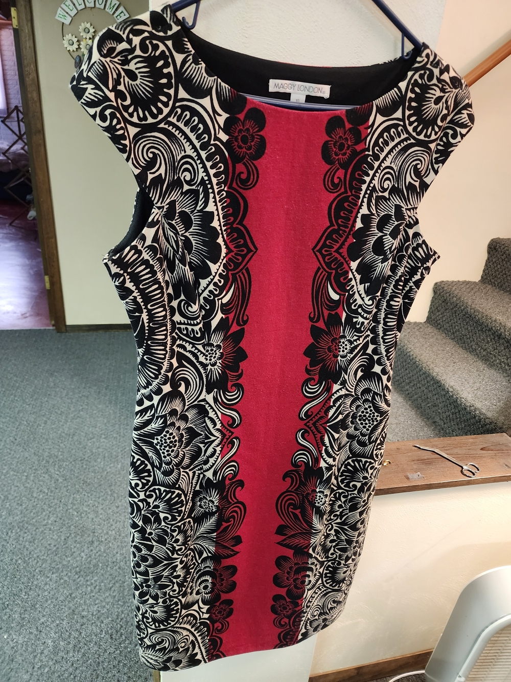 Maggy London Sz 10 Black/red/tan Printed Midi Sheath Dress